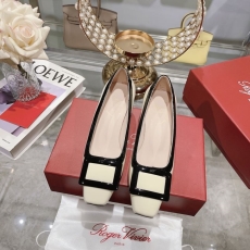 Roger Vivier flat shoes